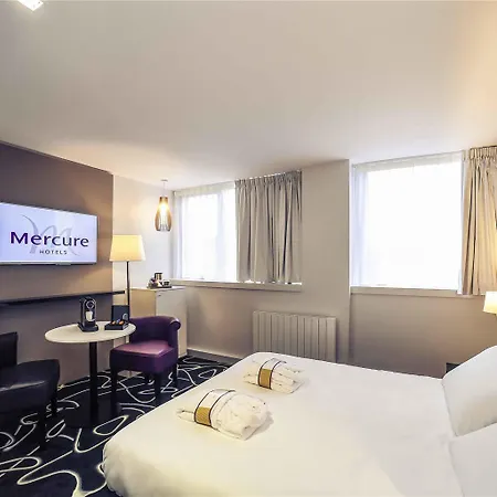 Mercure Lo Centre Hotel 4*