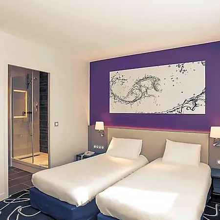 Mercure Lo Centre Hotel 4*