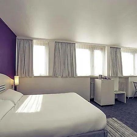 Mercure Lo Centre Hotel 4*